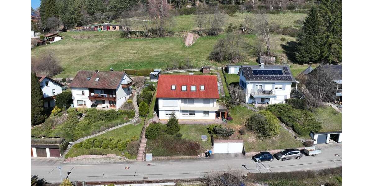 Einfamilienhaus Baiersbronn - 11 Zimmer, 236 m&sup2;, 459.000&euro; | Angebot:26111406