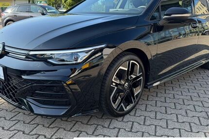 VW Golf 9.900 km 33.990 &euro; Freiburg im Breisgau 79115