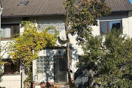 Vermiete Haus 200qm in Mücke plus großer Garten 3 Geschosse zimmer