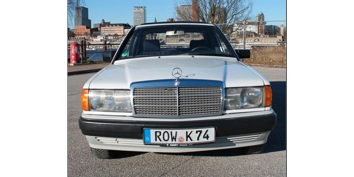 Mercedes-Benz 190 294.000 km 2.999 &euro; Hamburg 22527