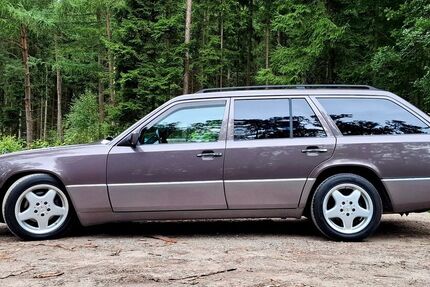 Mercedes-Benz E 230 305.000 km 3.250 € Amtsberg 09349