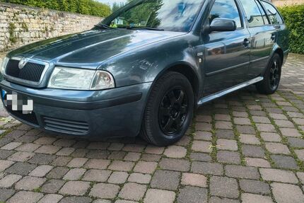 Skoda Octavia 218.000 km 1.300 &euro; Höxter 37671