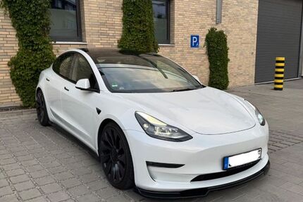 Tesla Model 3 61.000 km 29.900 &euro; Gauting 82131