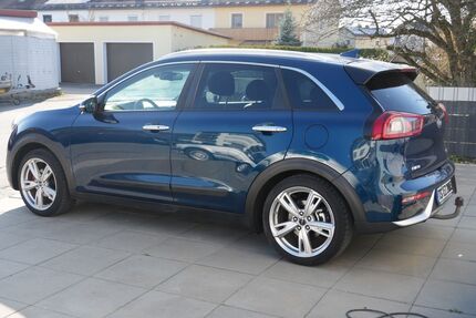 Kia Niro 165.000 km 13.200 &euro; Trostberg 83308