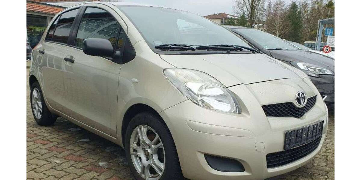 Toyota Yaris 100.579 km 5.600 &euro; Senftenberg /Ortsteil Brieske 01968