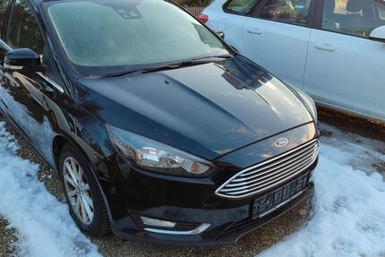 Ford Focus 124.649 km 9.700 &euro; Velden 84149