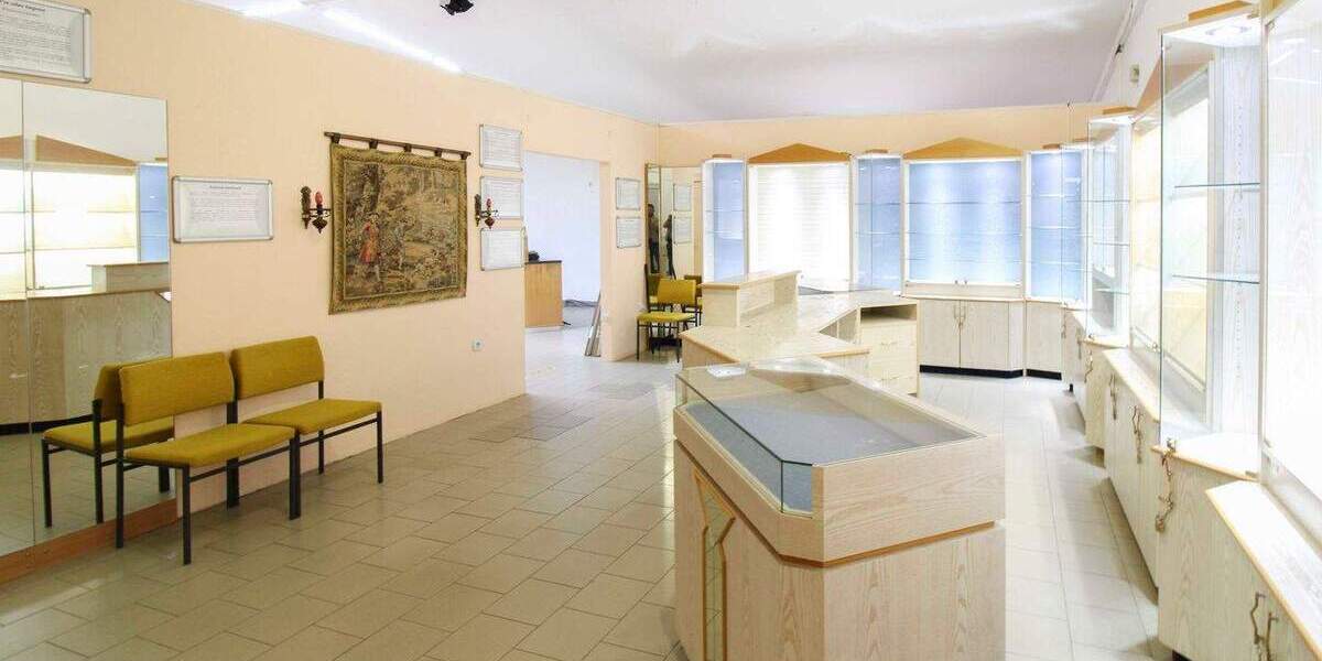 Eigenes Business oder Investment: Bezugsfreie Ausstellungsfläche mit normaler Ausstattung zimmer