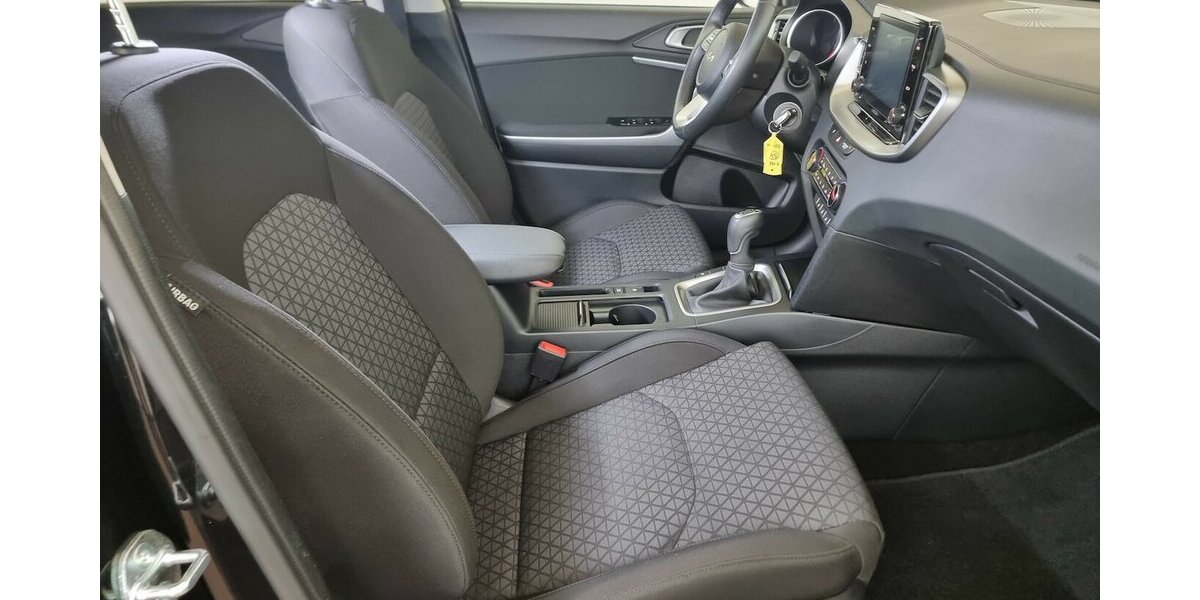 Kia cee´d Sportswagon ACC APP SHZ Spur Klima Kamera 52.400 km 17.850 &euro; Garrel 49681