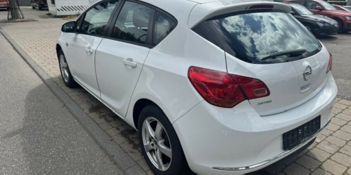 Opel Astra J 1.6 Lim. 5-trg. Selection 165.210 km 3.990 &euro; Neckarsulm 74172