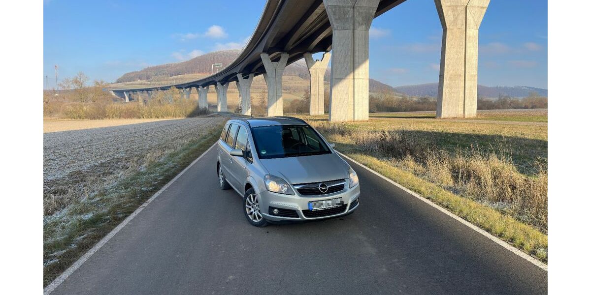 Opel Zafira 156.124 km 4.700 &euro; Untermaßfeld 98617