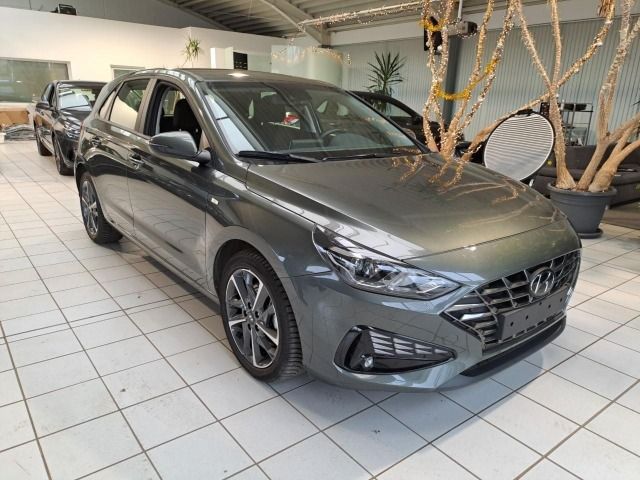 i30