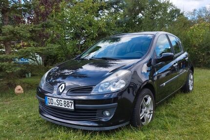 Renault Clio 147.000 km 2.999 &euro; Dresden 01099