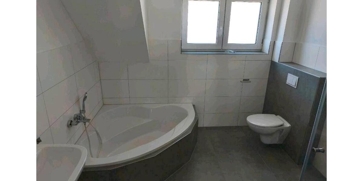 Doppelhaushälfte Weeze - 4 Zimmer, 138 m&sup2;, 1.575&euro; | Angebot:26268366