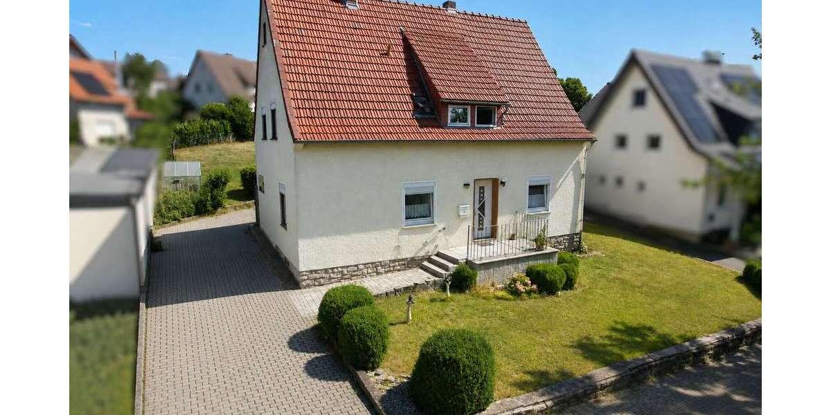 Einfamilienhaus Höxter / Groß Bosseborn Groß Bosseborn - 7 Zimmer, 130 m&sup2;, 99.000&euro; | Angebot:27234502