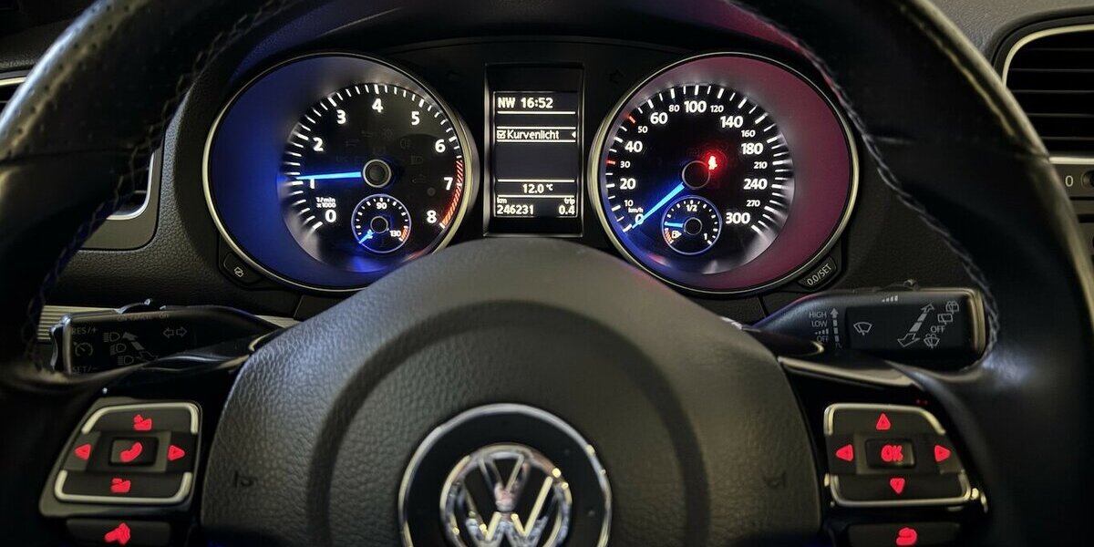 VW Golf R 4Motion 6-Gang /Leder/ 19´´/Xenon/HG-M 247.000 km 11.900 &euro; Dreieich 63303
