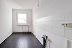 Frischrenoviert mit Tageslichtbad *Badewanne + Dusche*