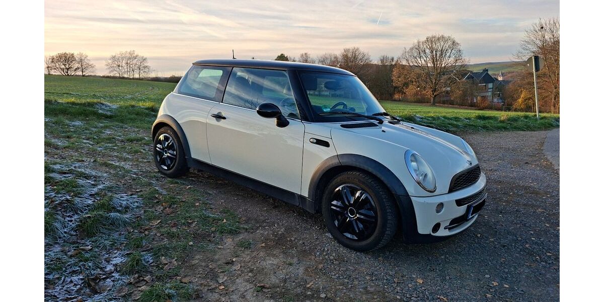 Mini Cooper 203.209 km 2.900 &euro; Hohenstein 65329