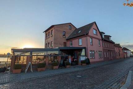 Wohnung Malchow - 3 Zimmer, 200 m&sup2;, 1.250&euro; | Angebot:24918522