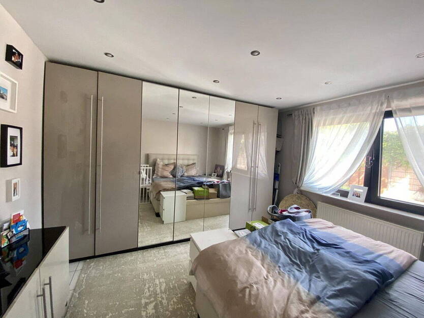 Attraktive, helle 3 ZKB-Wohnung mit neuw. EBK, Wintergarten und Garage in Süd-West-Lage