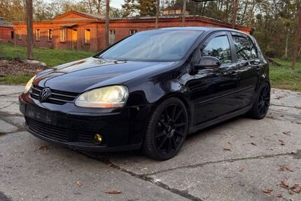VW Golf 326.000 km 3.000 &euro; Senftenberg 01968