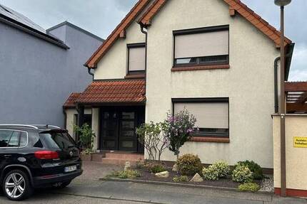 Gepflegtes EFH Mit schönem Grundstück in ruhiger gewachsener Wohngegend von Hockenheim 5 zimmer