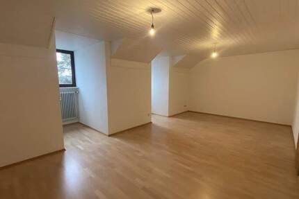 Schöne zentrale 2-Zimmer-Stadtwohnung im DG in Weilheim 2 zimmer