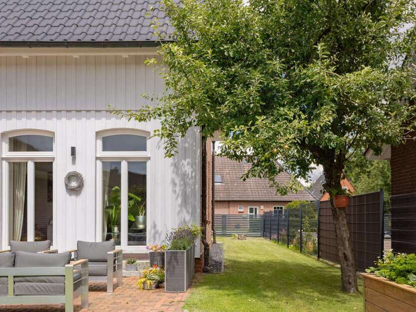 Haus zum Kaufen in Schwarzenbek 899.000 € 264 m²