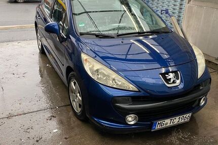 Peugeot 207 212.000 km 2.400 &euro; Mönchengladbach, 41236