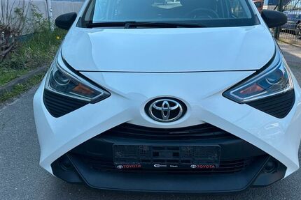 Toyota Aygo (X) 53.000 km 9.450 &euro; Hamburg 21079
