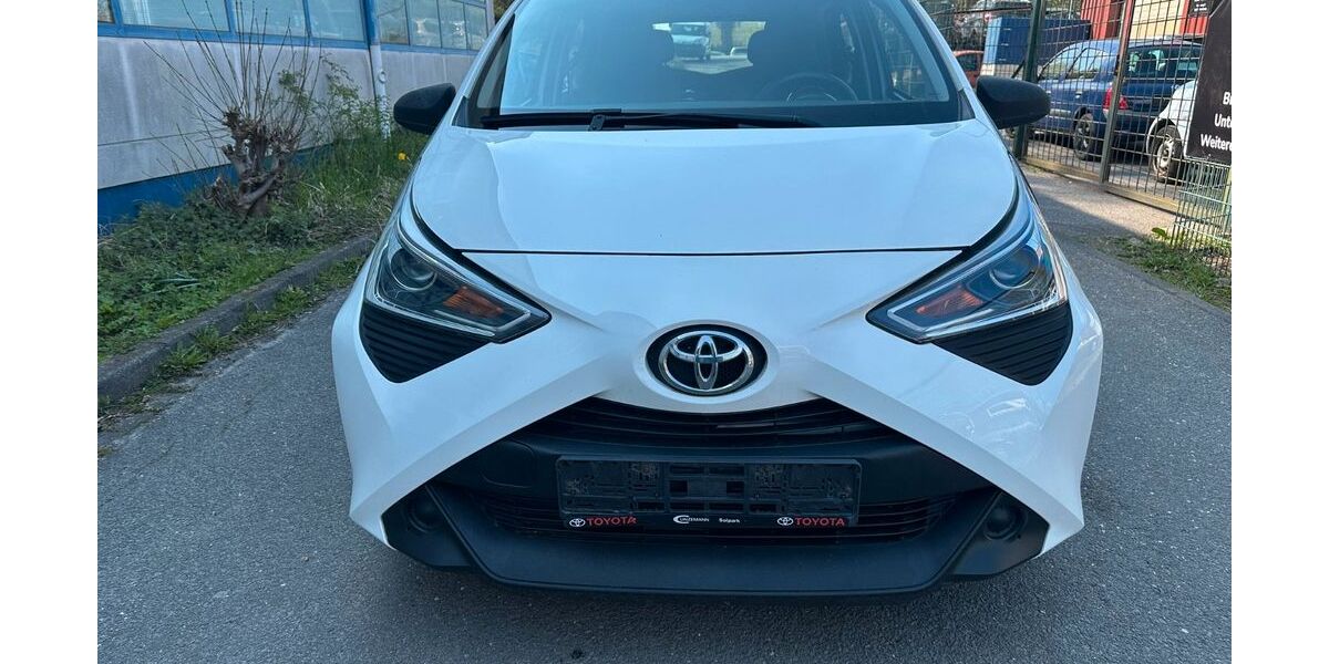 Toyota Aygo (X) 53.000 km 9.450 &euro; Hamburg 21079