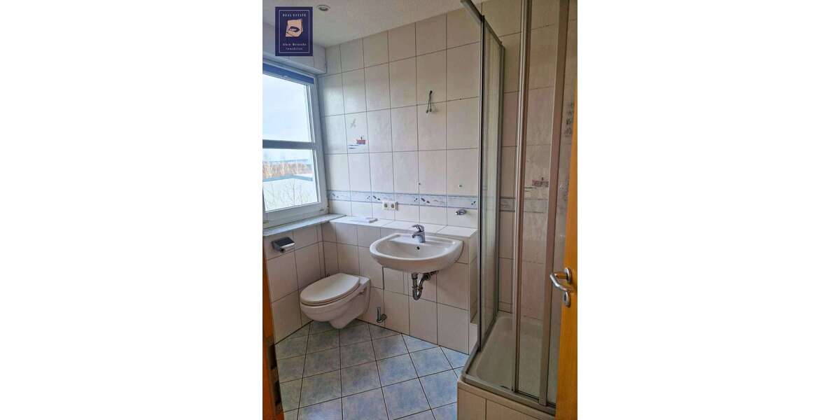 Firmenkomplex mit Garage und Einliegerwohnung 22 zimmer