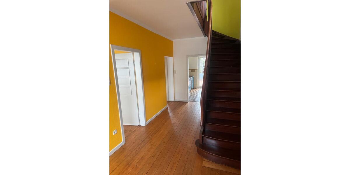 Etagenwohnung Bonn - 5 Zimmer, 120 m&sup2;, 2.000&euro; | Angebot:24446190