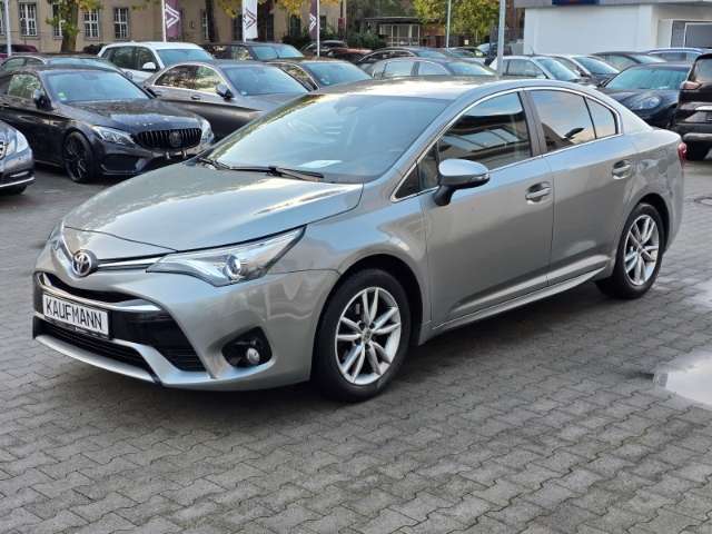Toyota Avensis 83.000 km 14.680 &euro; Dresden 01309