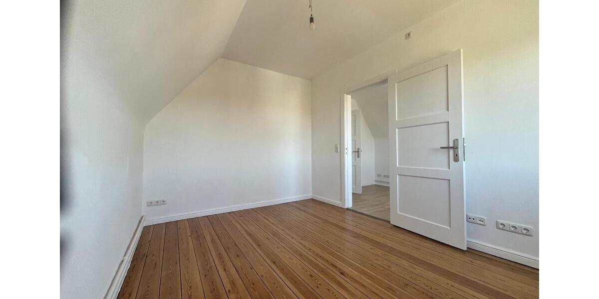 Dachgeschoßwohnung Eutin - 2 Zimmer, 36 m&sup2;, 420&euro; | Angebot:26412532