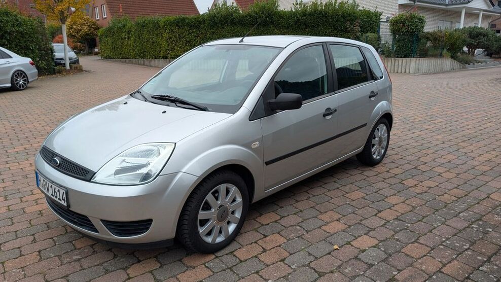 Ford Fiesta 96.000 km 2.450 € Barsinghausen 30890