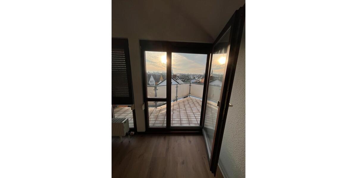 Dachgeschoßwohnung Linkenheim-Hochstetten Hochstetten - 3 Zimmer, 87 m&sup2;, 275.000&euro; | Angebot:23792960