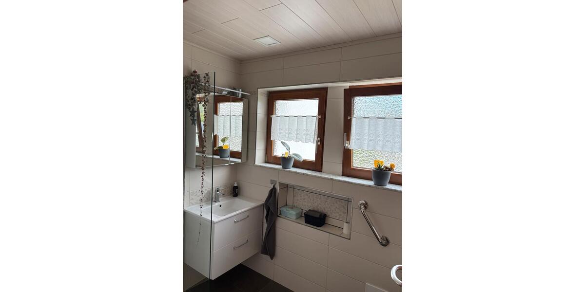 Einfamilienhaus Frankenberg (Eder) - 6 Zimmer, 140 m&sup2;, 375.000&euro; | Angebot:26835339