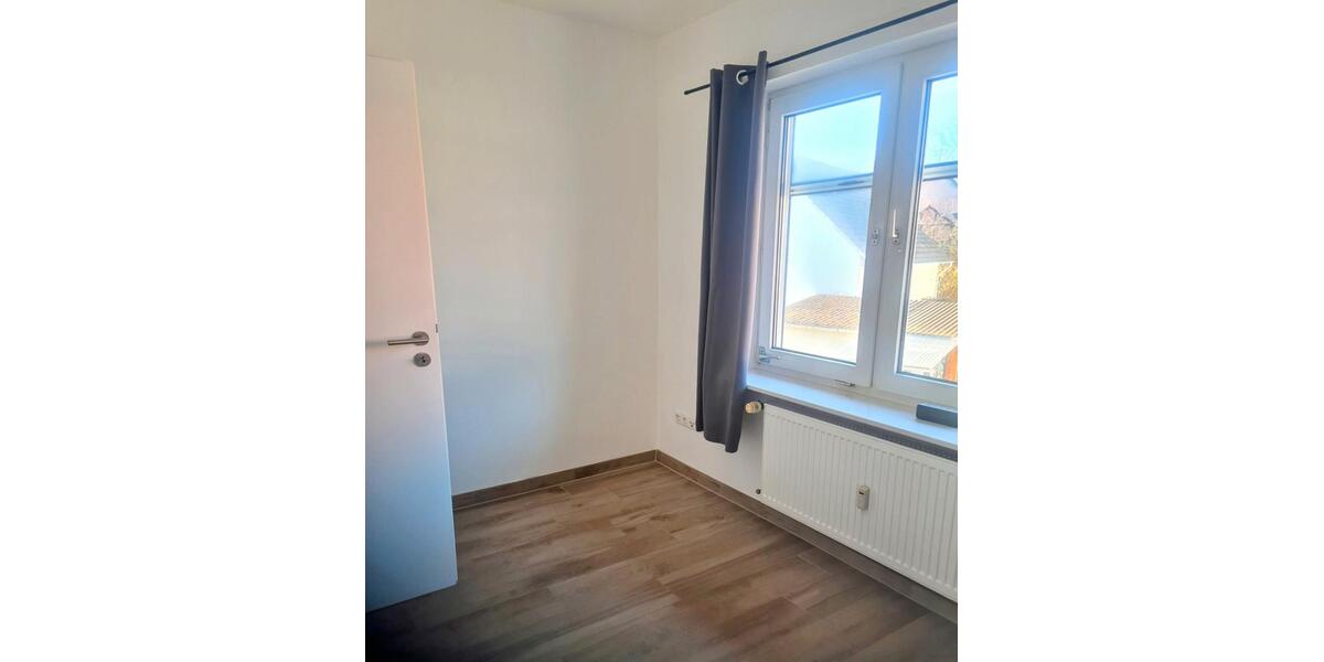 Etagenwohnung Waldkappel - 3 Zimmer, 100 m&sup2;, 650&euro; | Angebot:27587837