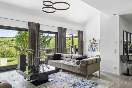 Haus Taunusstein - 14 Zimmer, 446 m&sup2;, 1.370.000&euro; | Angebot:24839641