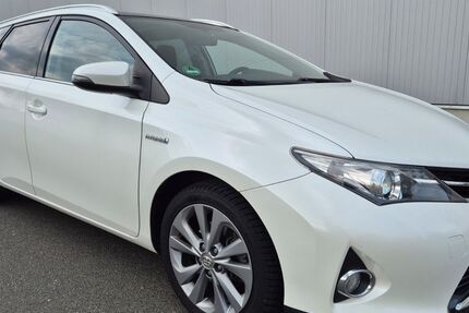 Toyota Auris Touring Sports 140.000 km 12.300 &euro; Döbeln 04720
