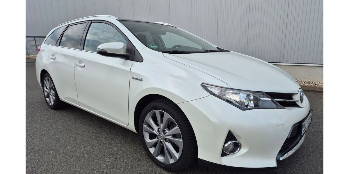 Toyota Auris Touring Sports 140.000 km 12.300 &euro; Döbeln 04720