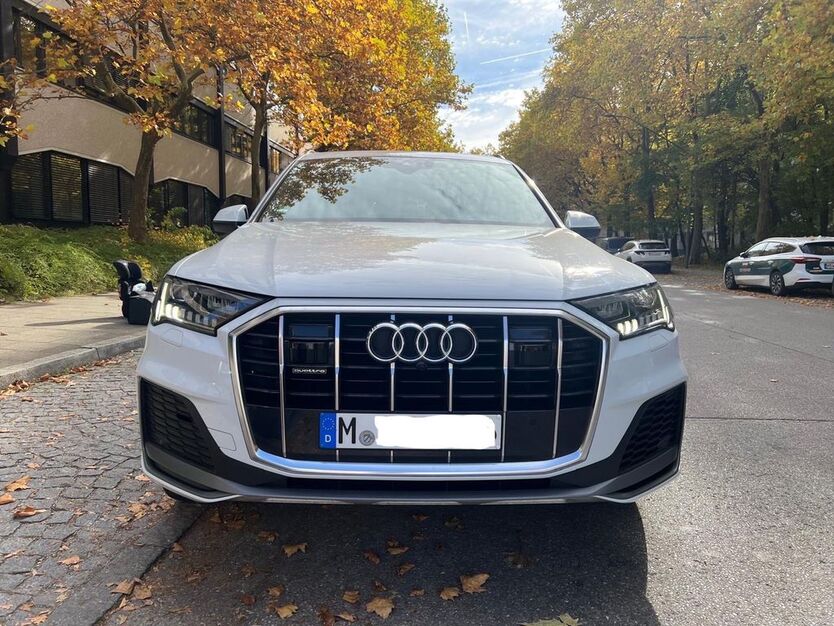 Audi Q7 80.000 km 52.900 € München 81737
