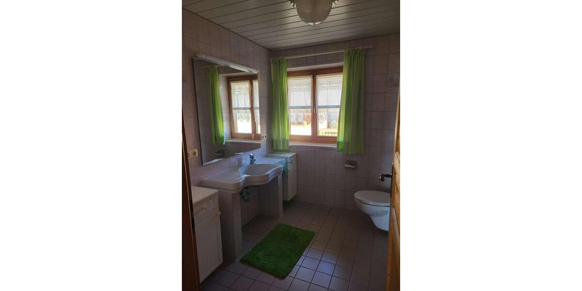 3-Zimmerwohnung im 1.OG mit 2 Balkonen EBK und Kachelofen 3 zimmer