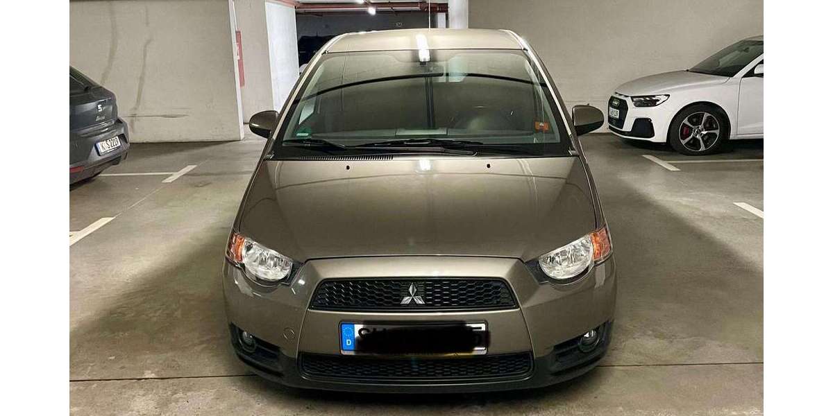 Mitsubishi Colt 110.000 km 4.400 &euro; Köln 50678
