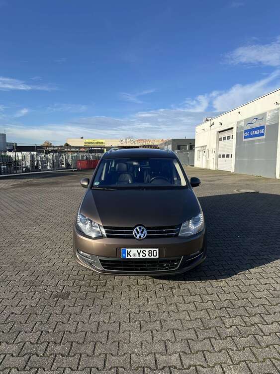 VW Sharan 227.850 km 10.500 € Köln 50825
