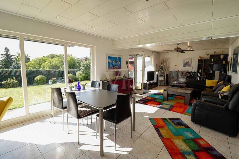 Traumhaftes Einfamilienhaus mit großem Grundstück und Bauplatz in Top-Lage von Oberderdingen