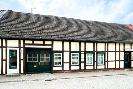 Haus Kalbe - 4 Zimmer, 110 m&sup2;, 40.000&euro; | Angebot:25706620