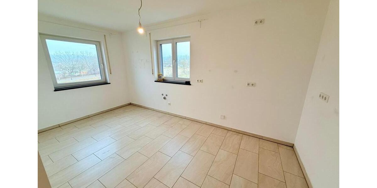Etagenwohnung Regenstauf - 3 Zimmer, 145 m&sup2;, 1.650&euro; | Angebot:24560762