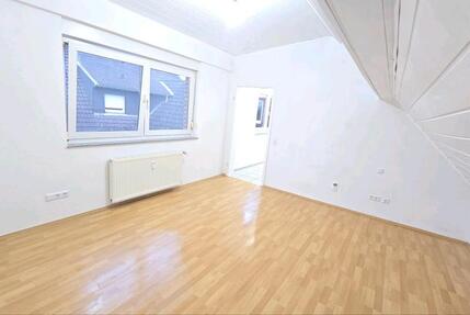 3 Zimmer Wohnung inkl. Küche und Stellplatz