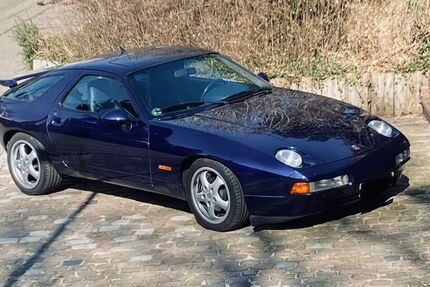 Porsche 928